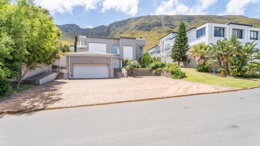 4 Bedroom Property for Sale in Hermanus Heights Western Cape